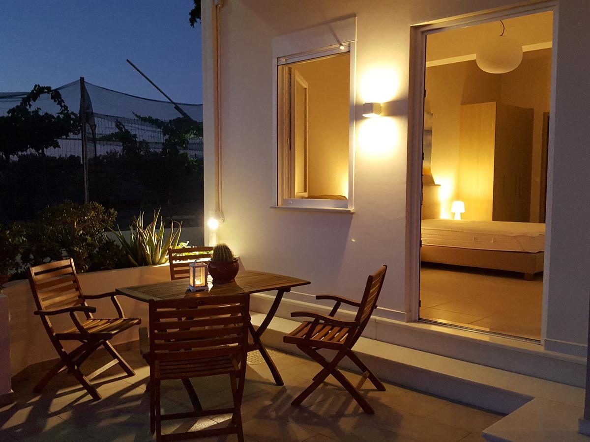 Minimalistic Apartment Near The Sea Гуве Экстерьер фото
